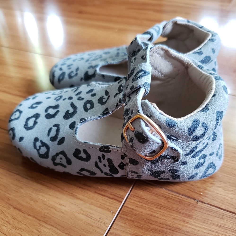 Monkey Feet 18-24 T Straps in animal print